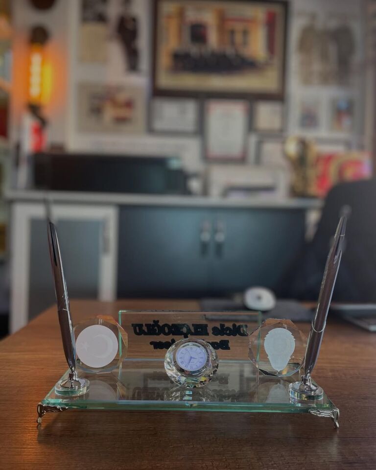 Polis Logolu Cam Masa İsimliği