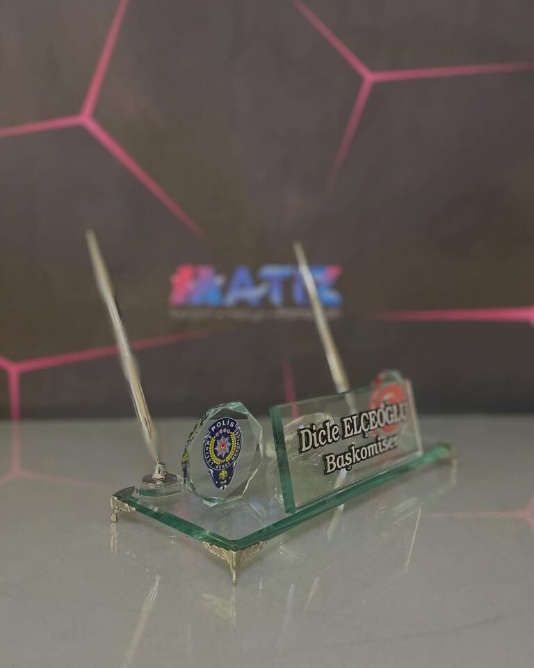 Polis Logolu Cam Masa İsimliği