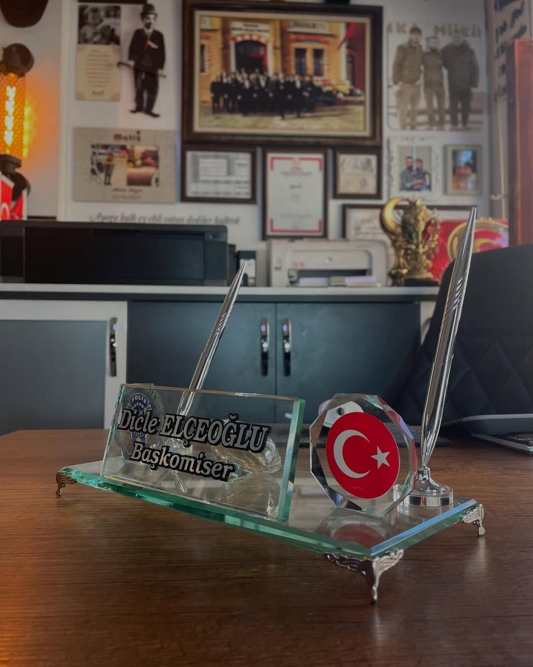 Polis Logolu Cam Masa İsimliği