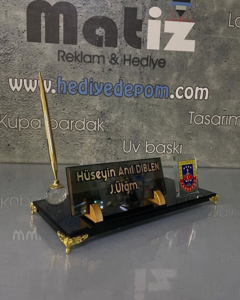 Jandarma Logolu Masa İsimliği