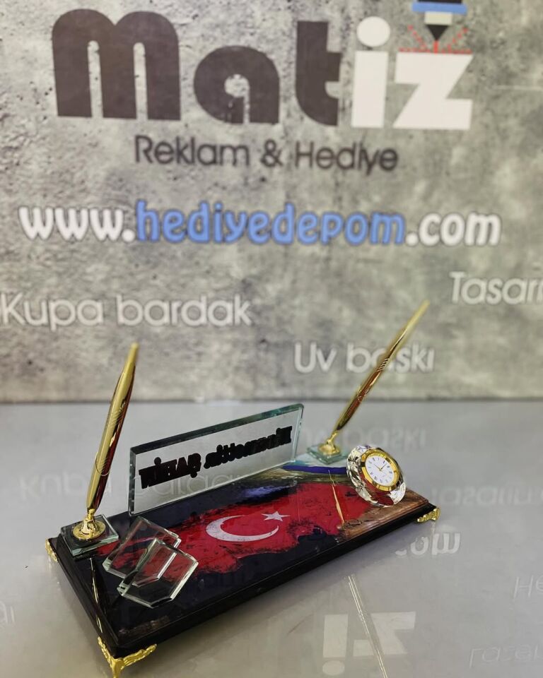 Türk Bayrağı Baskılı Masa İsimliği