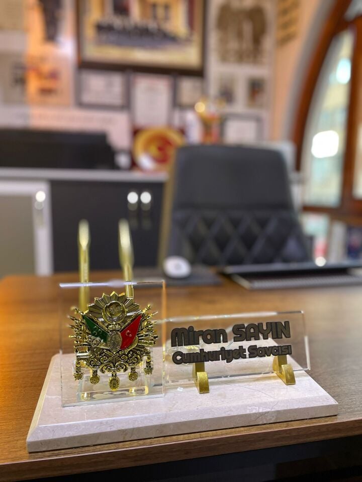 Osmanlı Mermer Masa İsimliği