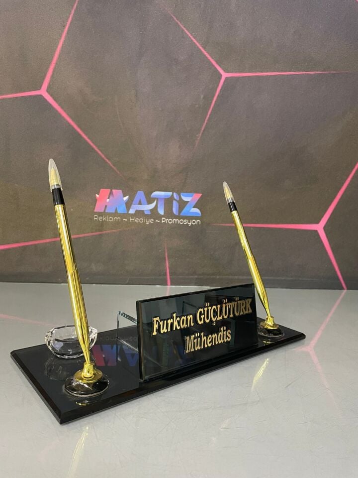 Füme Set Kristal Masa İsimliği