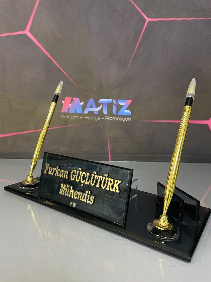 Füme Set Kristal Masa İsimliği