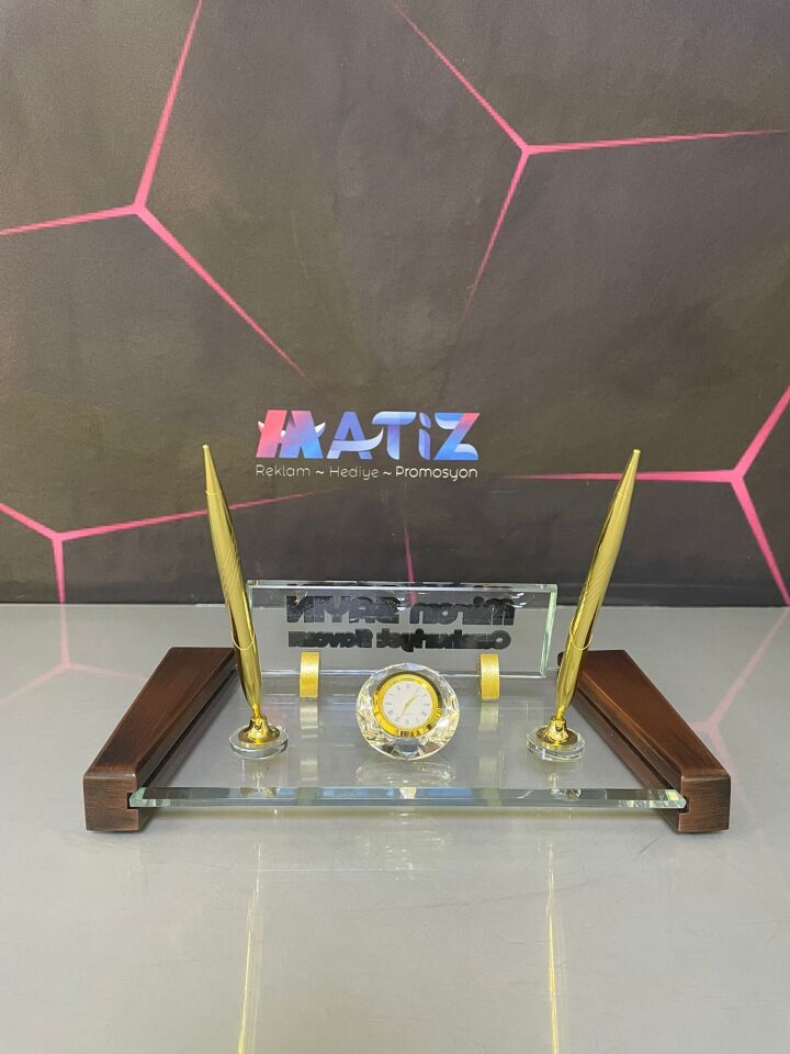 Ahşap ve Kristal Masa İsimliği Seti