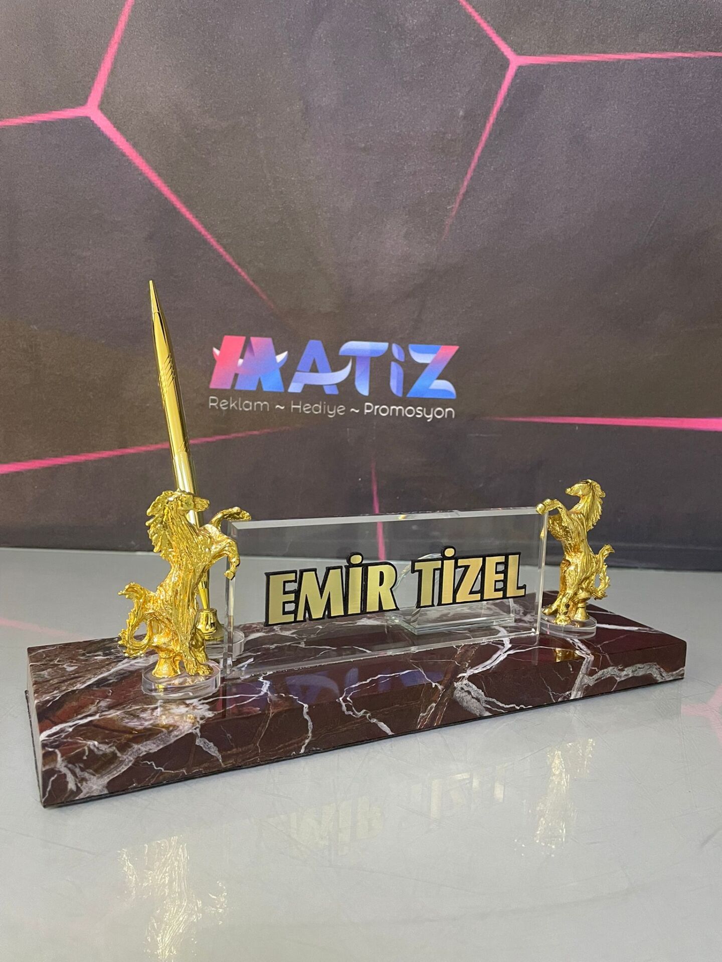 At Figürlü Mermer İsimlik