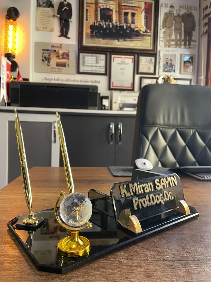 Doktor Masa İsimliği