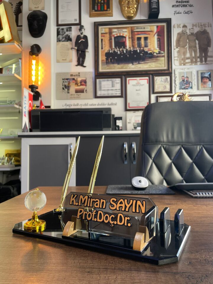 Doktor Masa İsimliği