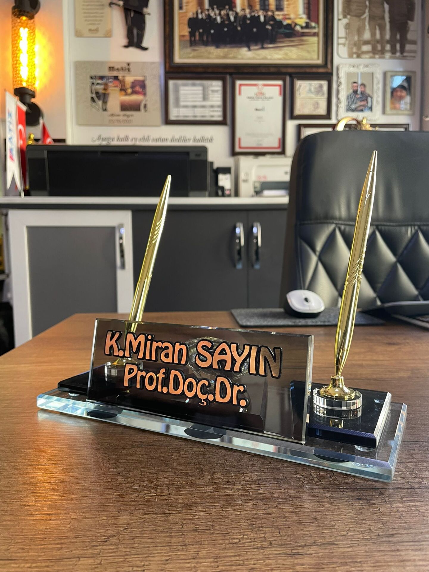 Kalemli ve Saatli Masa İsimliği