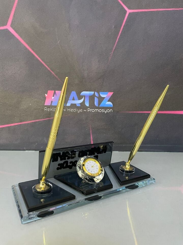 Kalemli ve Saatli Masa İsimliği