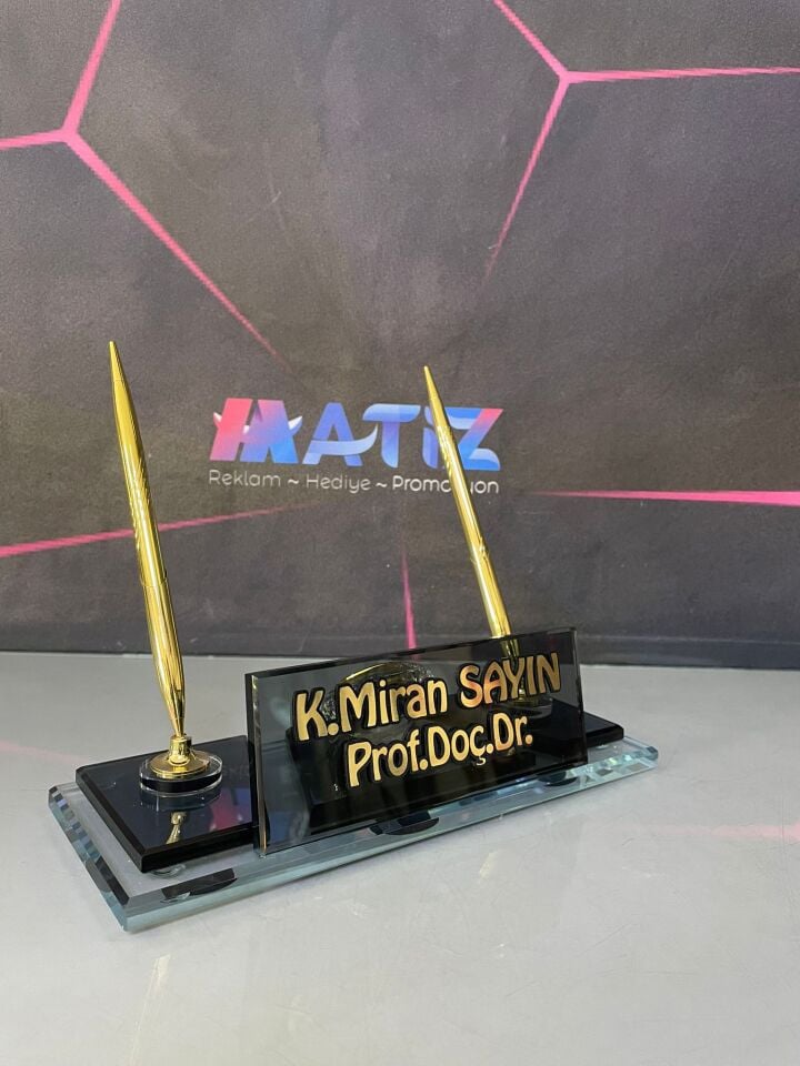 Kalemli ve Saatli Masa İsimliği