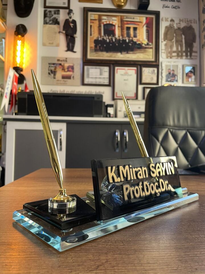 Kalemli ve Saatli Masa İsimliği