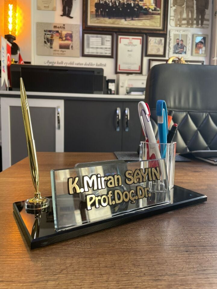 Kalemlik Modelli Masa İsimliği