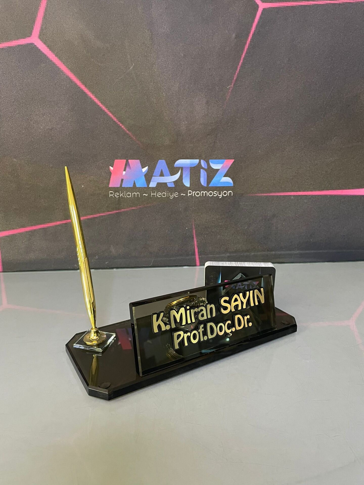 Bronz Renk Masa İsimliği