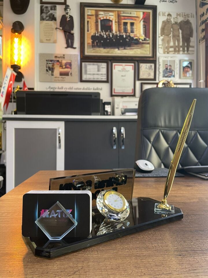 Bronz Renk Masa İsimliği