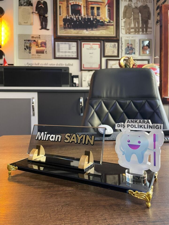 Dişçi Logolu Masa İsimliği