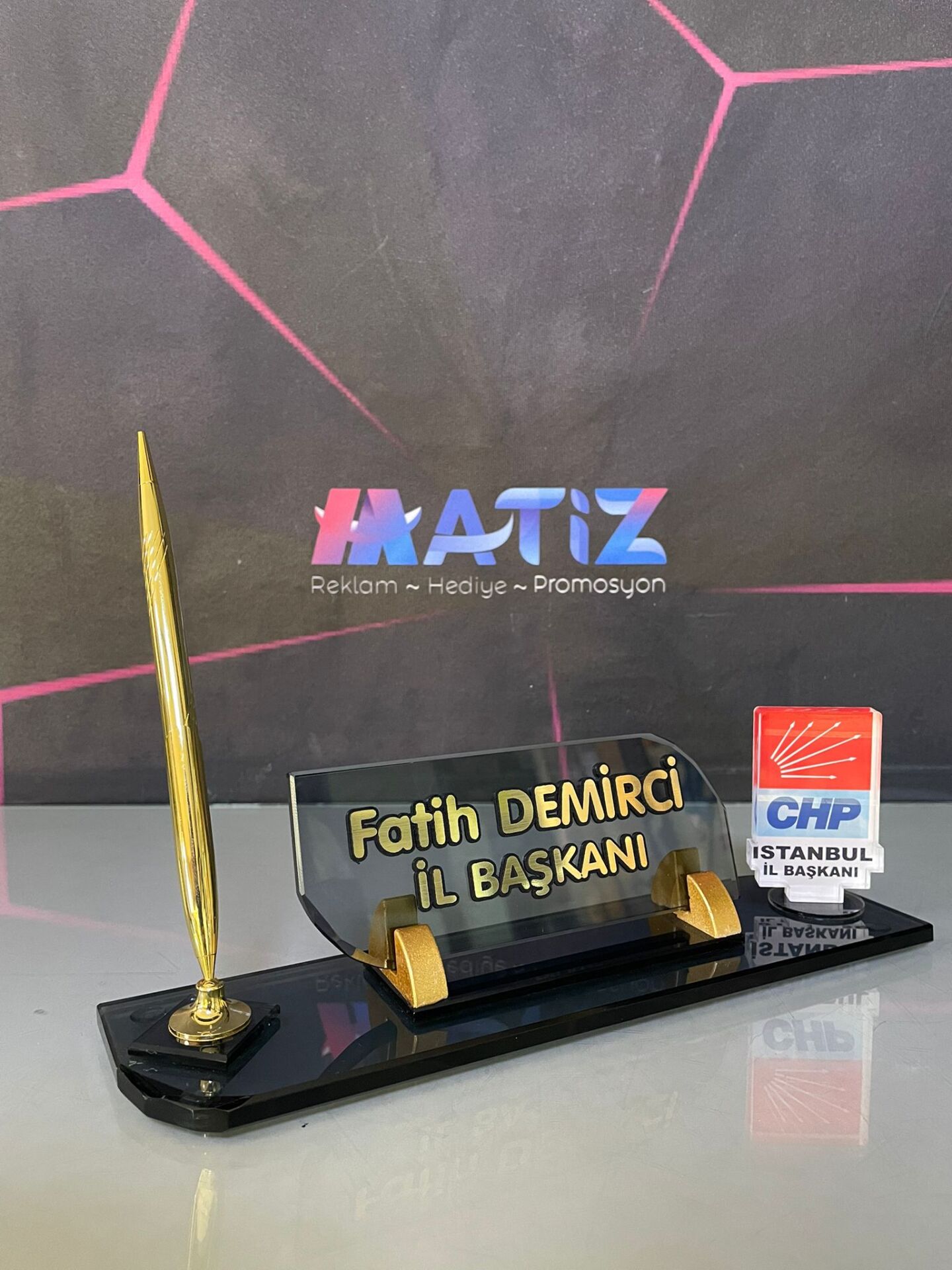 CHP Logolu Masa İsimliği