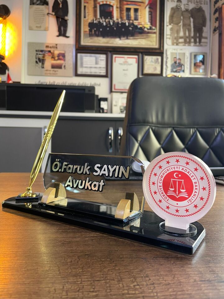 Adalet Bakanlığı Logolu Masa İsimliği