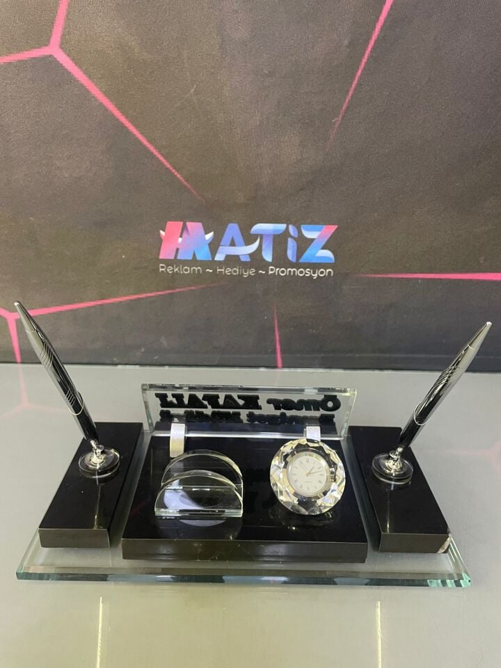 Siyah Mermer Masa İsimliği