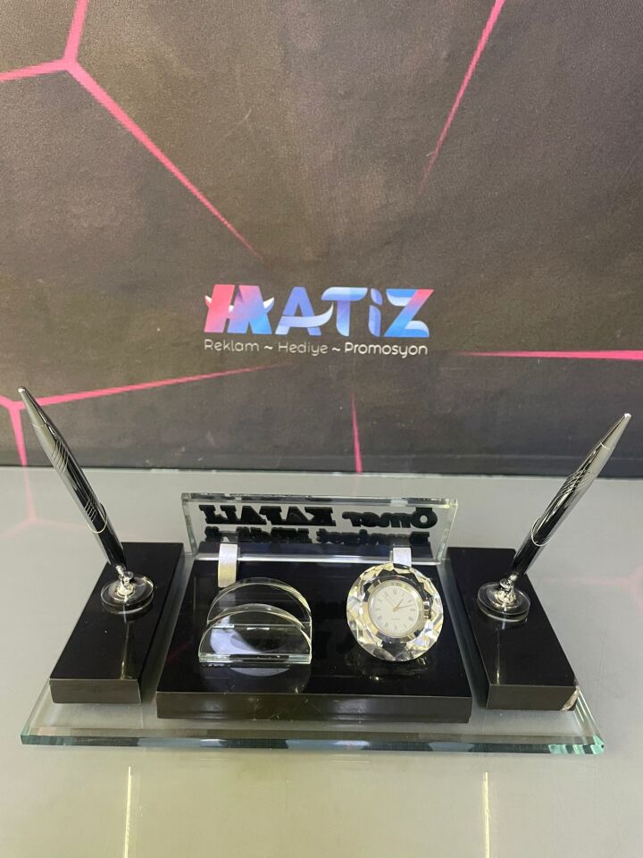 Siyah Mermer Masa İsimliği