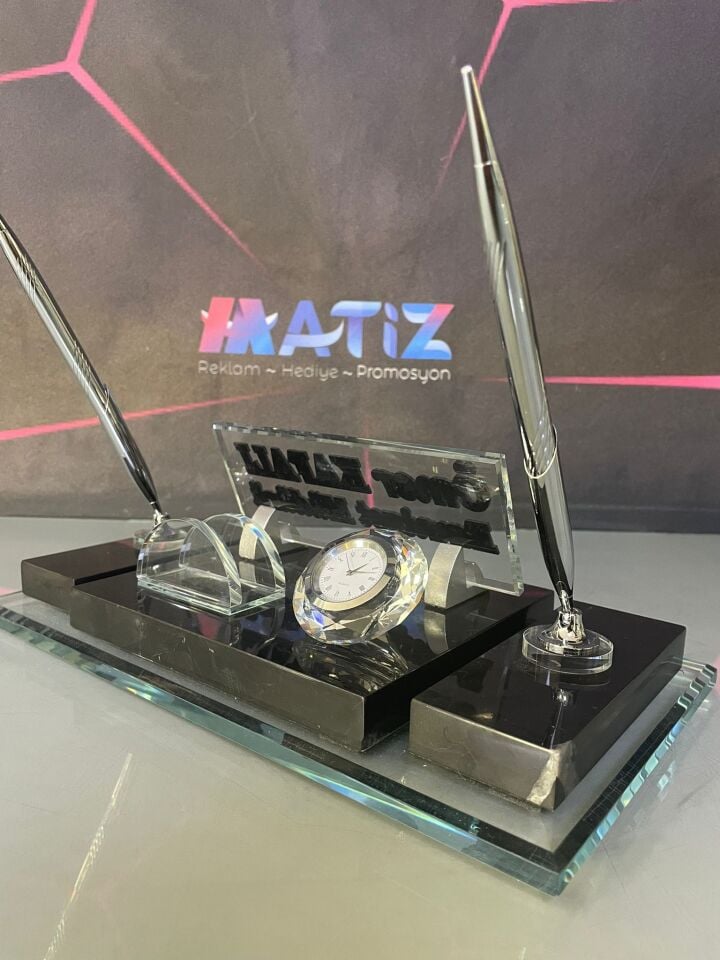 Siyah Mermer Masa İsimliği