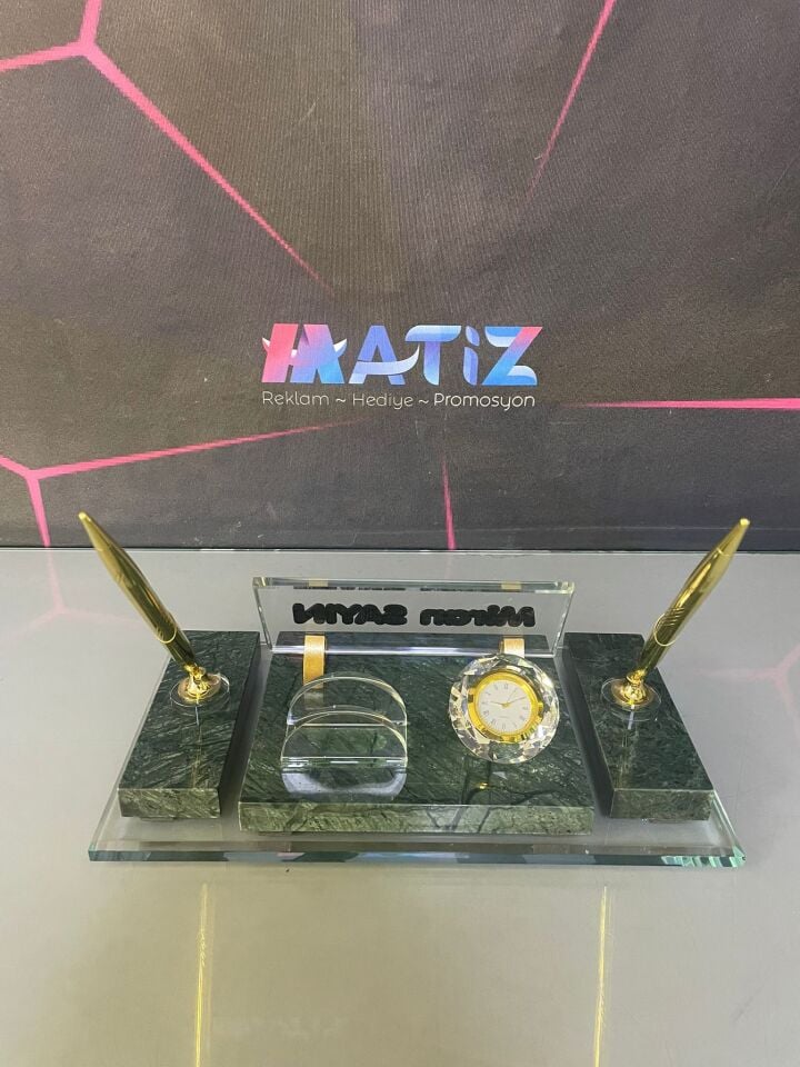 Yeşil Mermer Masa İsimliği