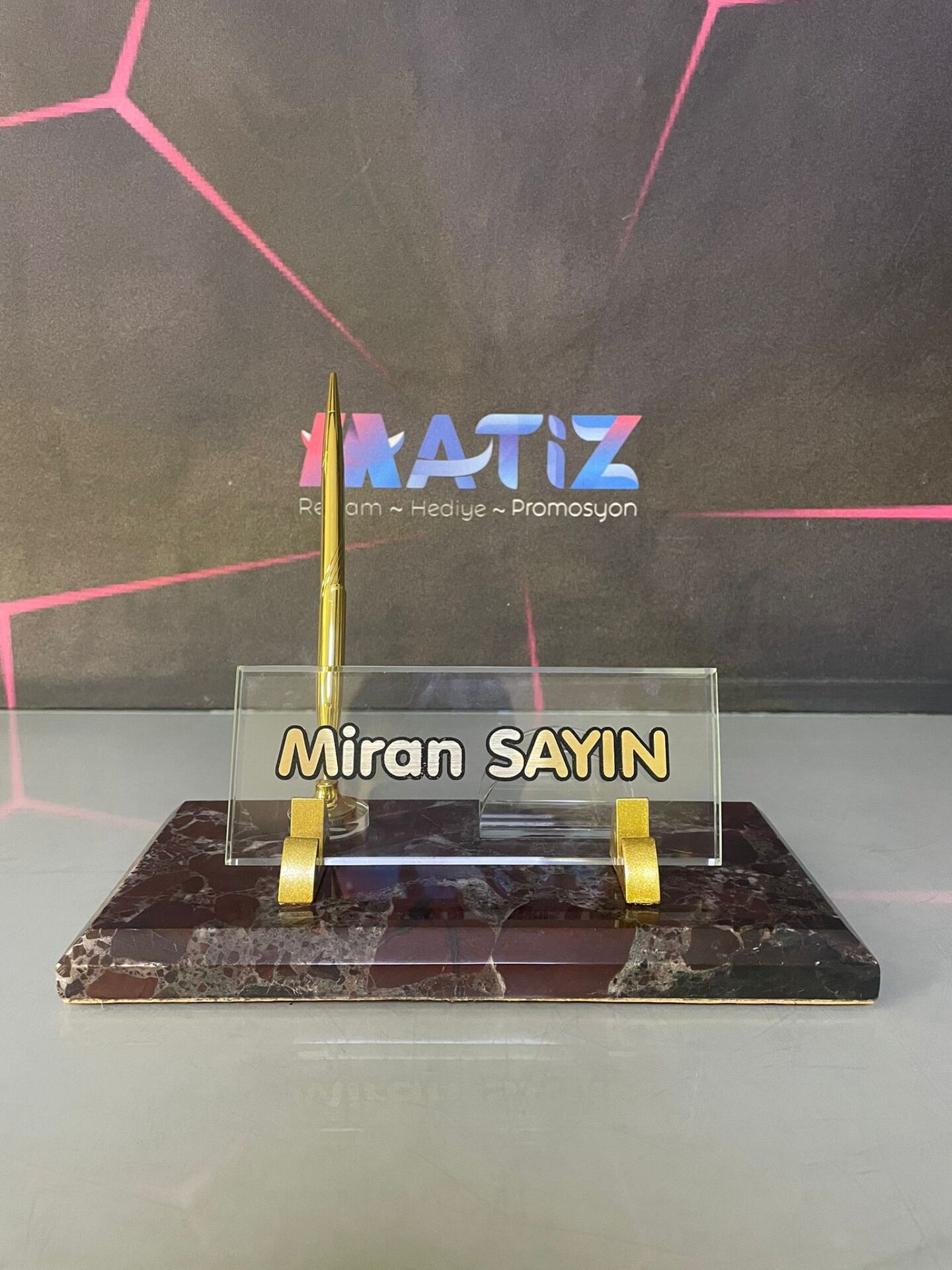 Bordo Mermer Kalemli İsimlik