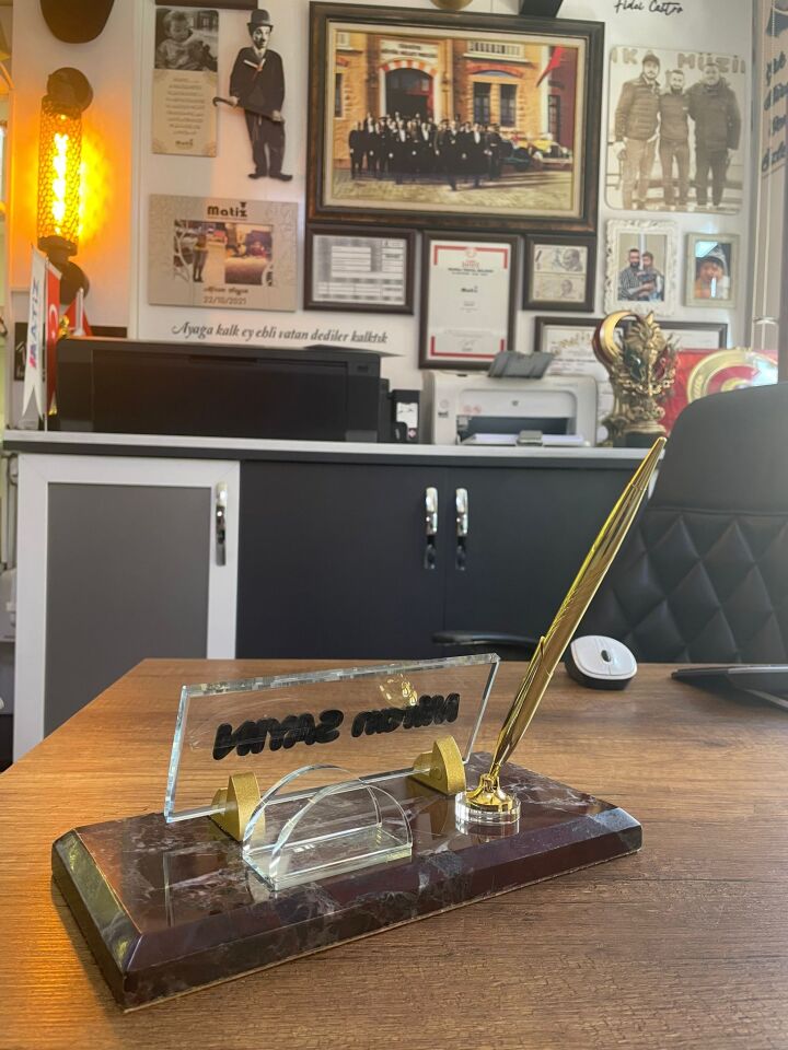 Bordo Mermer Kalemli İsimlik