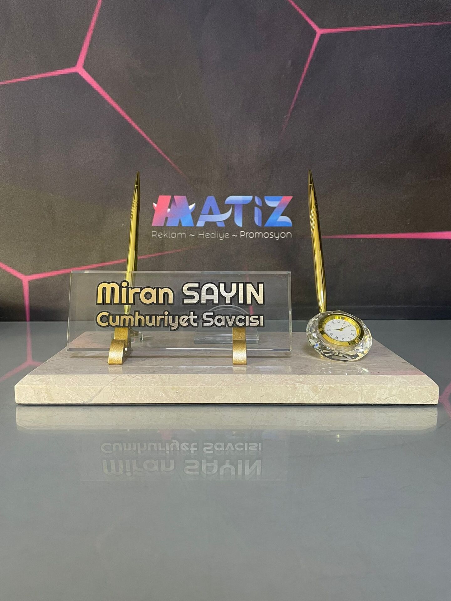 VIP Krem Mermer Masa İsimliği