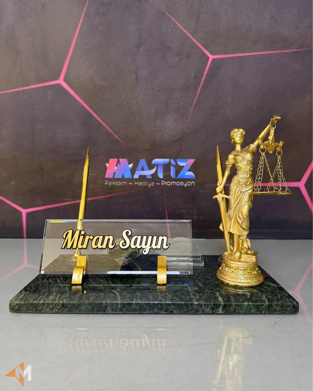 Themis Heykelli Yeşil Mermer İsimlik