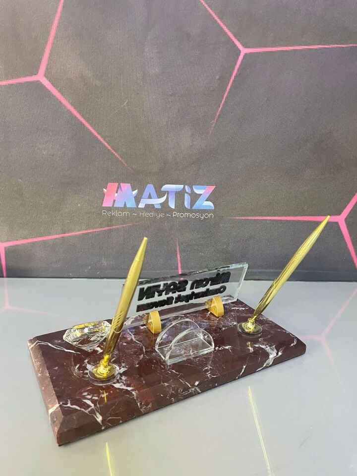 Bordo Renk Mermer Masa İsimliği