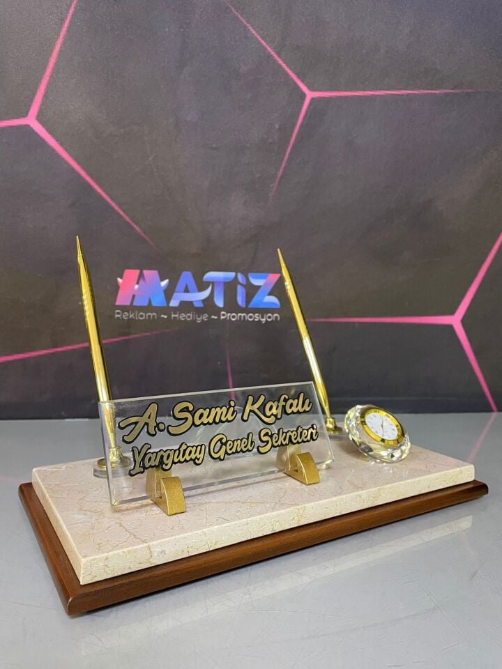 Mermer ve Ahşap Masa İsimliği