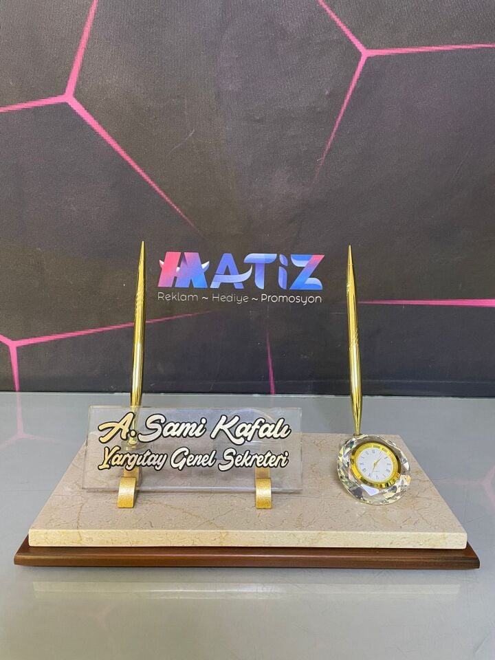 Mermer ve Ahşap Masa İsimliği