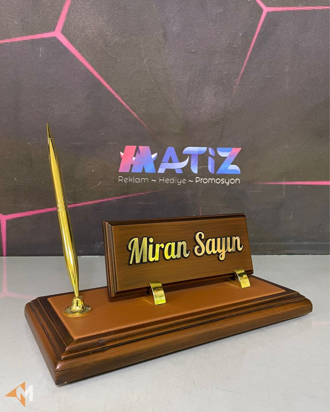 Tek Kalemli Deri Masa İsimlik