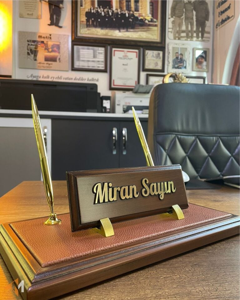 Kalemli Set Deri İsimlik