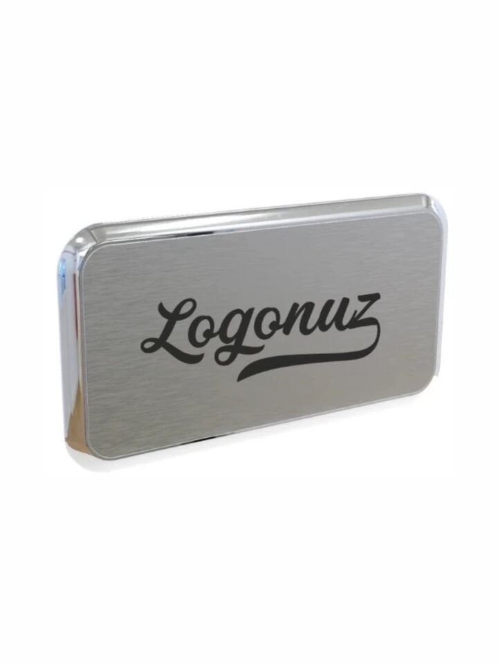 Gümüş Logo Baskılı Yaka İsimliği