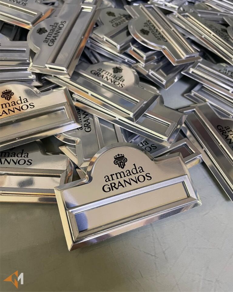 Otel Logolu Metal Yaka İsimliği