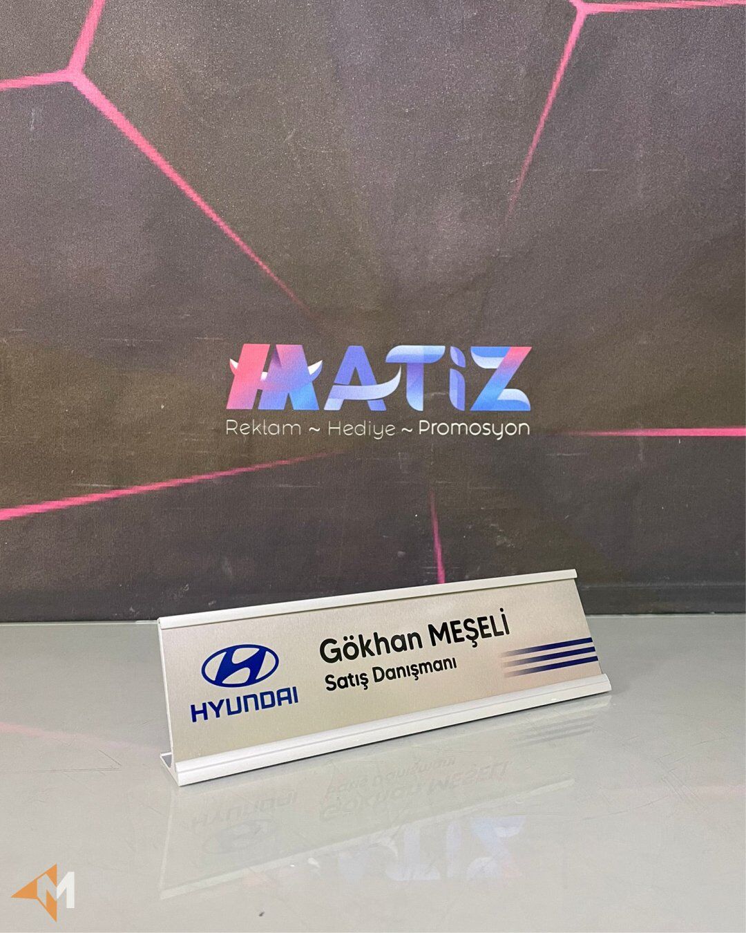 Kurumsal Masa İsimliği