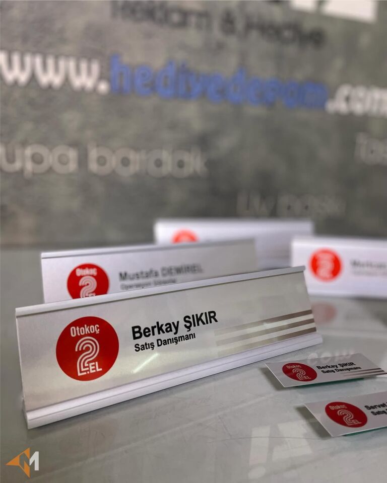 Kurumsal Masa İsimliği