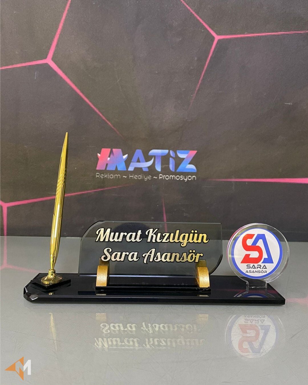 Logo Baskılı Masa İsimliği