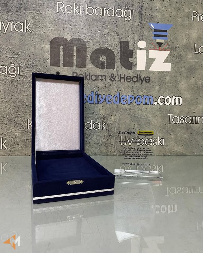 Oval Kesim Kristal Plaket