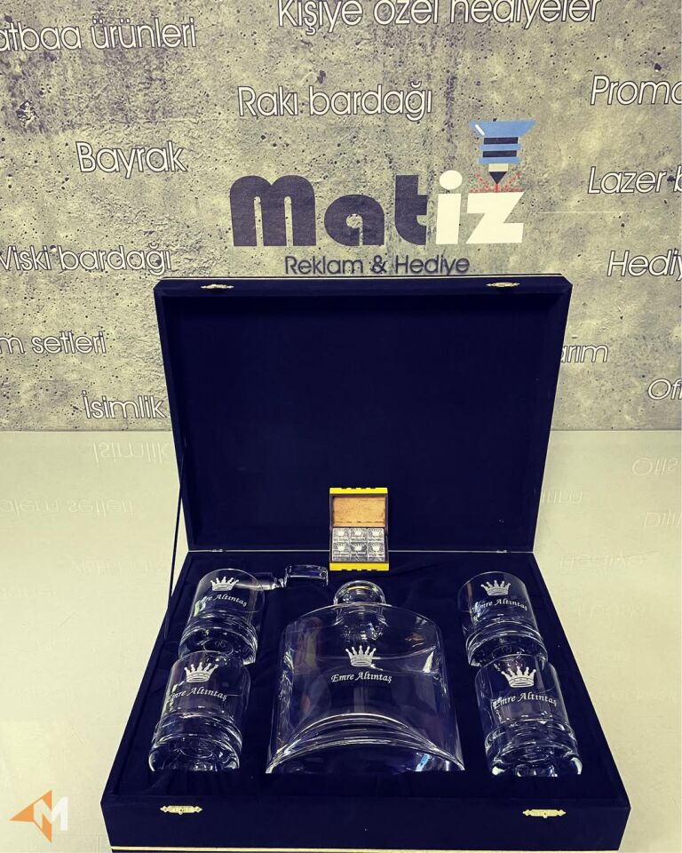 İsme Özel Kral Taçlı VIP Viski Seti