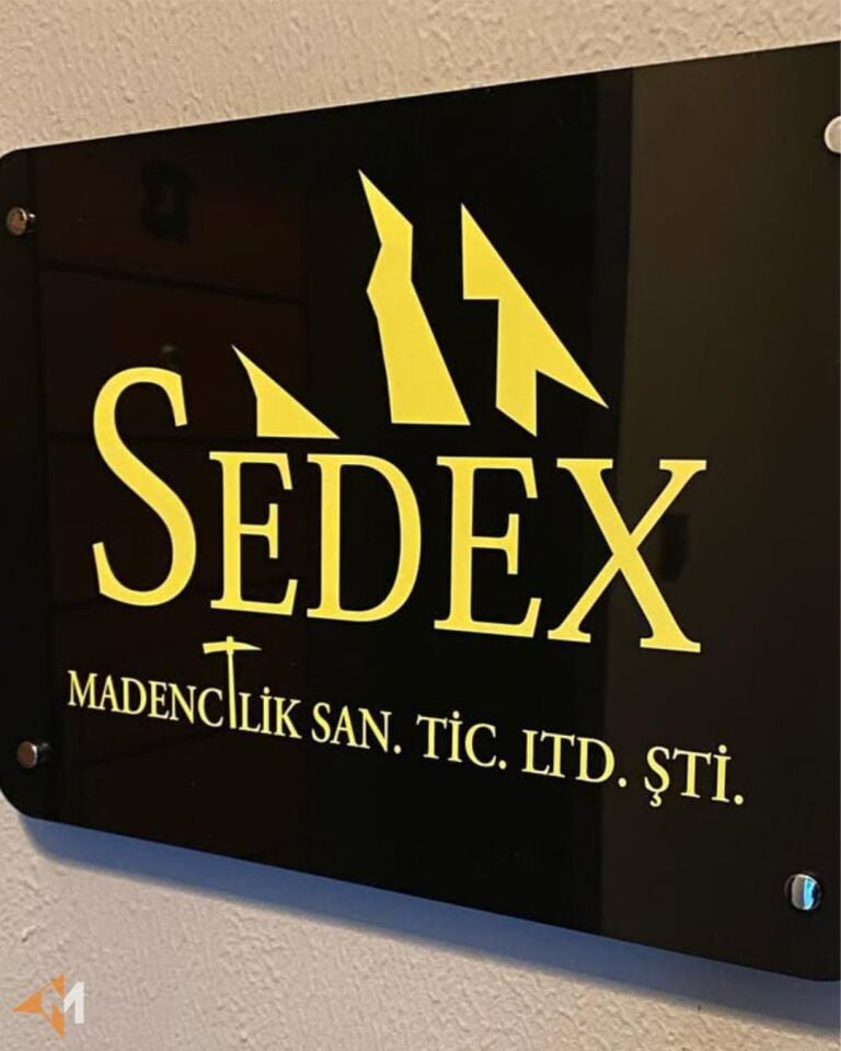 Siyah Pleksi UV Baskı Ofis Tabelası