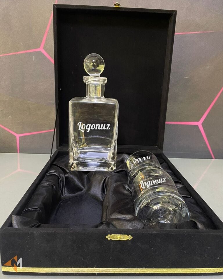 Kişiye Özel Logolu Şişeli Viski Seti