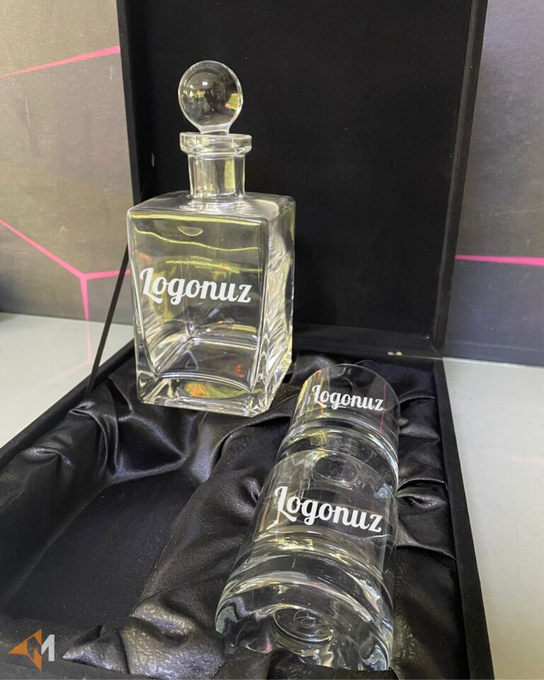 Kişiye Özel Logolu Şişeli Viski Seti