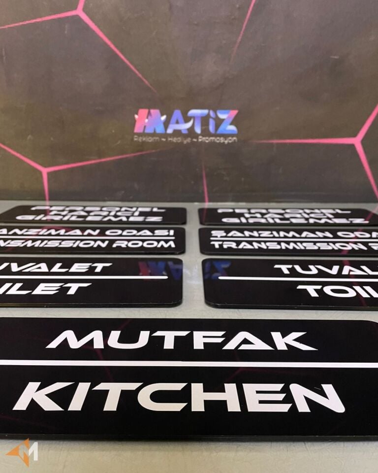 Siyah Pleksi Ofis Tabelası