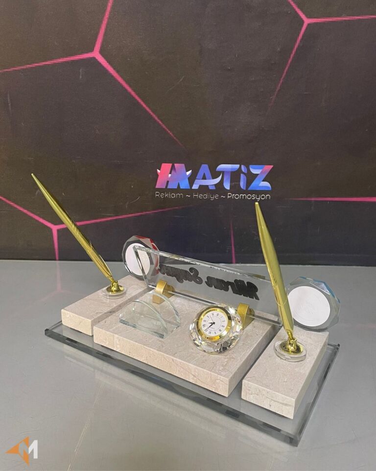 İki Logolu Mermer Masa İsimliği