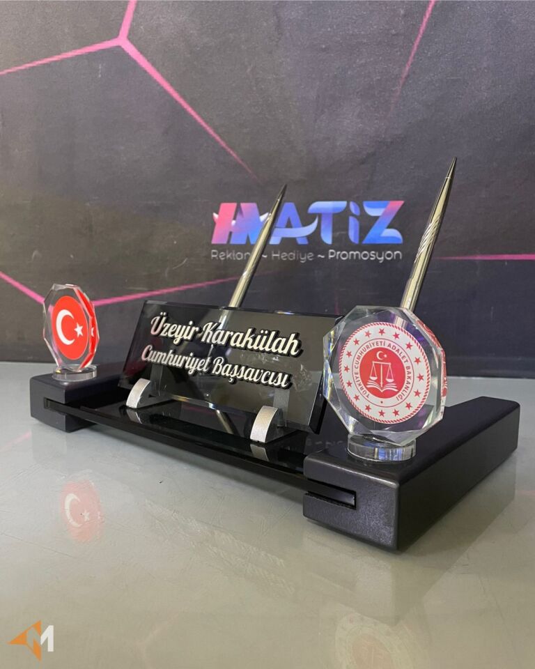 Adalet Bakanlığı Logolu Masa İsimliği