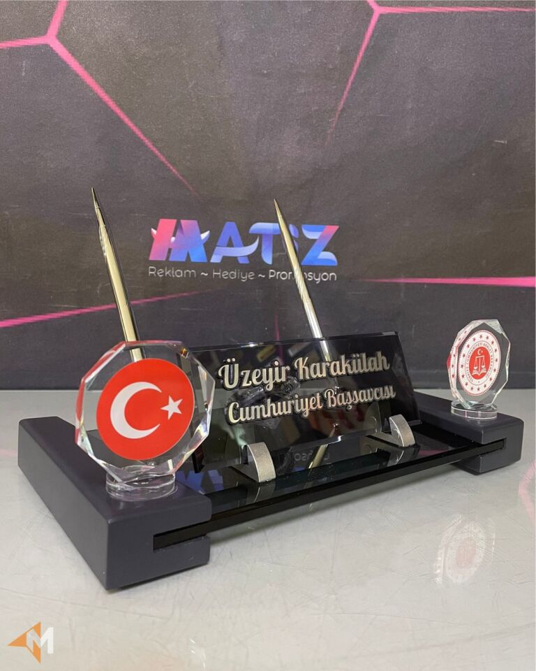 Adalet Bakanlığı Logolu Masa İsimliği