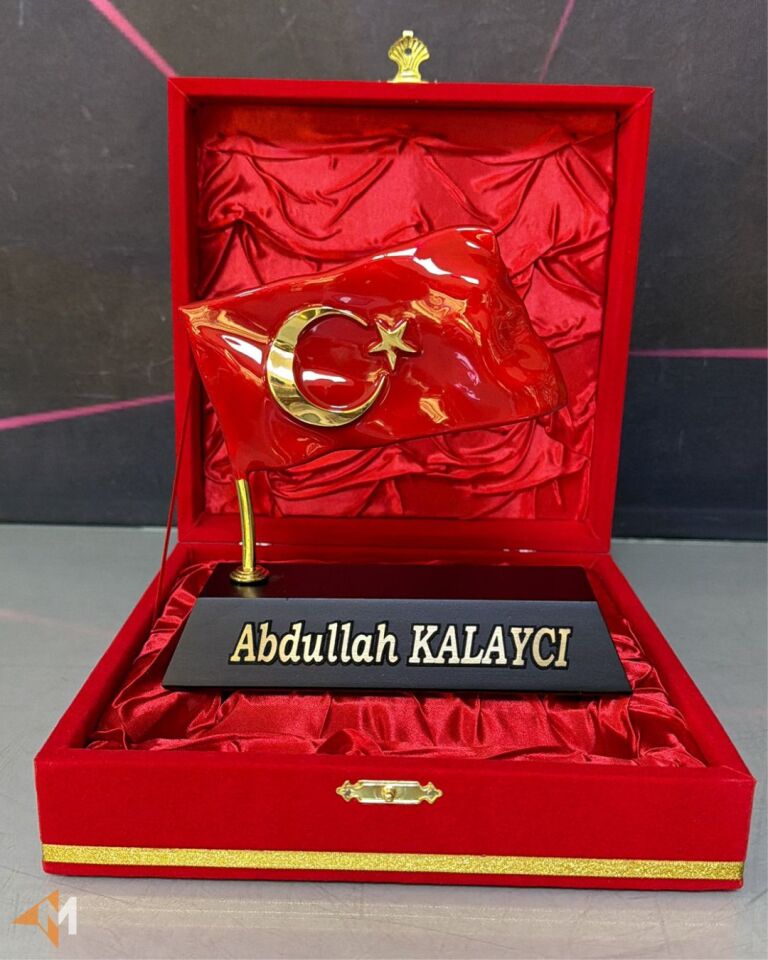 Döküm Kutulu Türk Bayrağı
